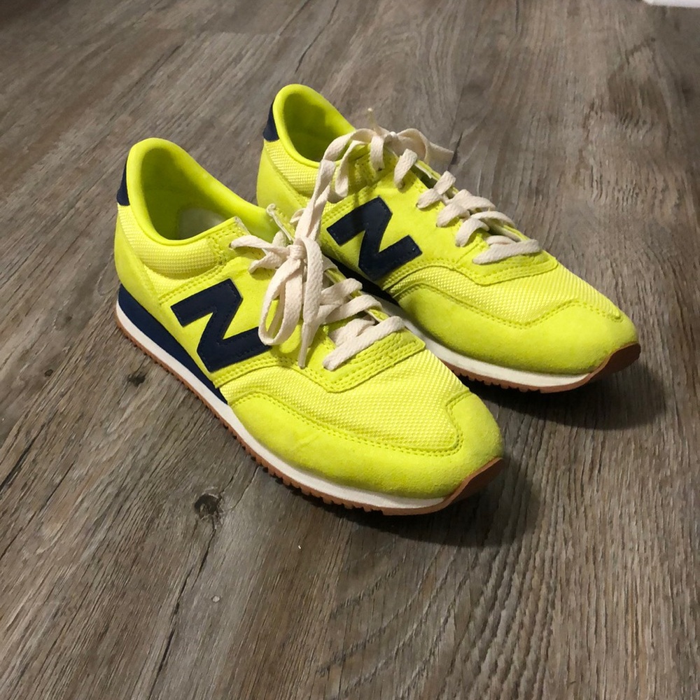 COPY - New Balance Retro Suede Sneakers